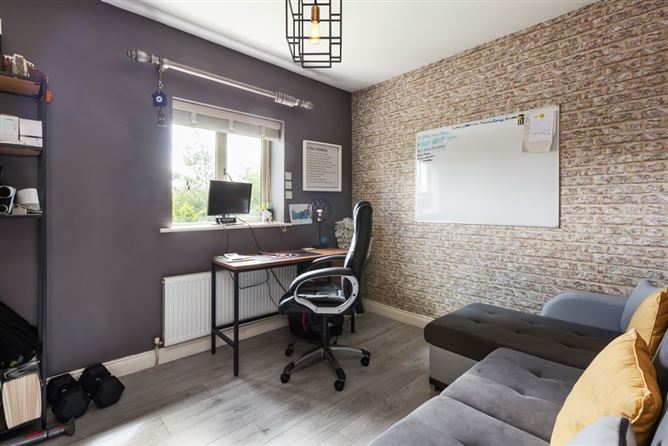 https://photos-a.propertyimages.ie/media/8/5/1/5002158/d410187e-35b3-49d0-9aef-fbcce894d519_l.jpg