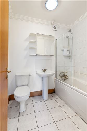 Photo 7 of 8 — Apt 2 Oaklands Court, Claremont Road, Sandymount, Dublin 4