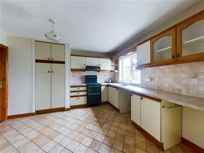 65 Willow Park, Ennis, Co. Clare Sherry FitzGerald McMahon 4587258 MyHome.ie Residential