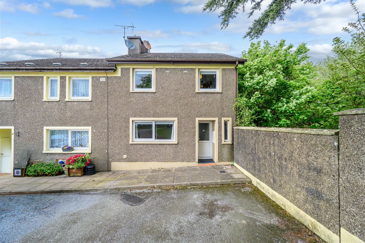 1 Spruce Grove, Minane Bridge, Cork