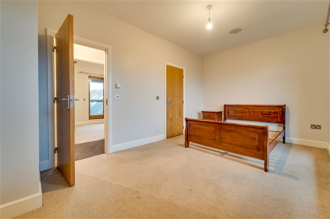 24 Paddocks Place, Lucan, Dublin