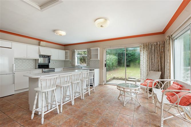 25 Pine Valley Grove, Rathfarnham, Dublin 16