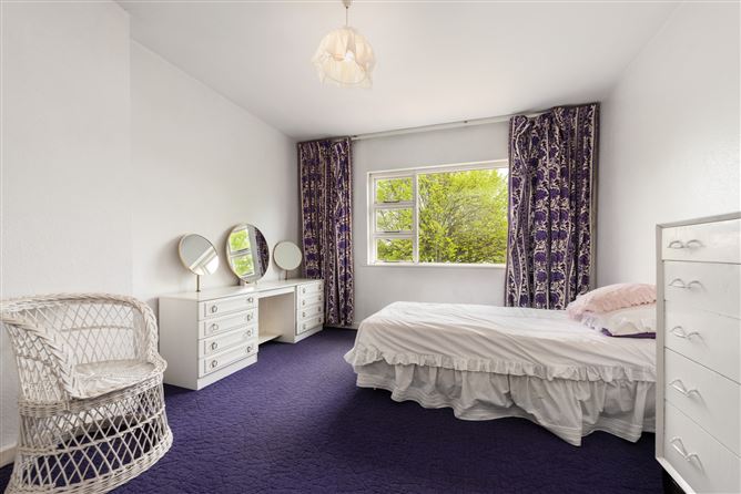 25 Pine Valley Grove, Rathfarnham, Dublin 16