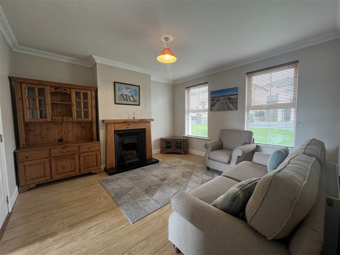 8 Longfield Way, Clonmel, County Tipperary