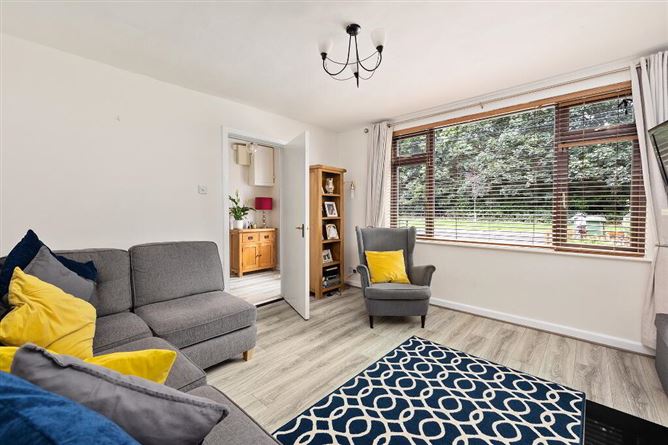 2 Sarsfield Park, Lucan, Dublin