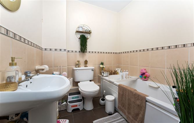 172 Block C, Aras Na Cluaine, Clondalkin, Dublin 22