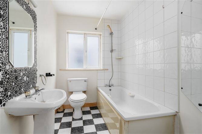 2 Lanesborough Park, Finglas, Dublin 11