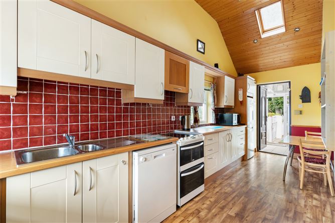 Photo 6 of 14 — 82 Meadow Grove, Churchtown, Dublin 16