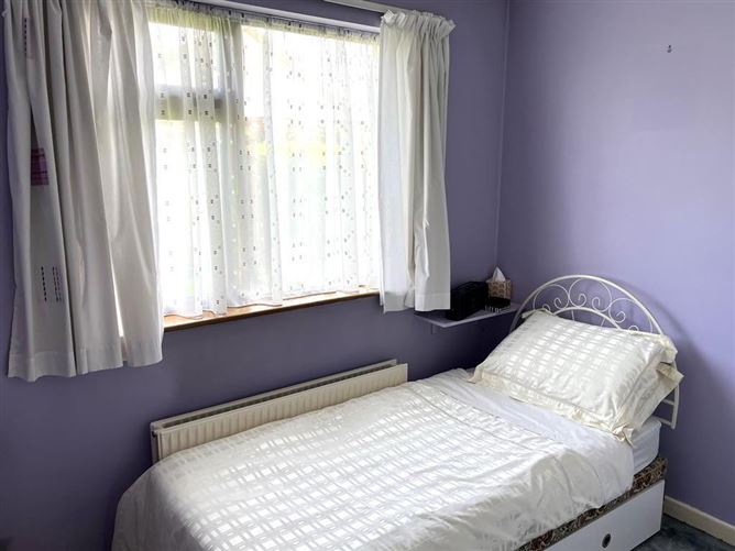 Sean Phobal, 17 Comeragh Crescent, Dungarvan, Waterford