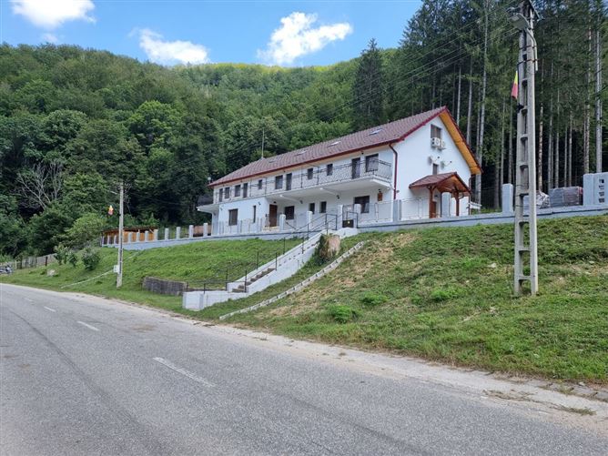 Private, Hunedoara, Gradi?tea de Munte
