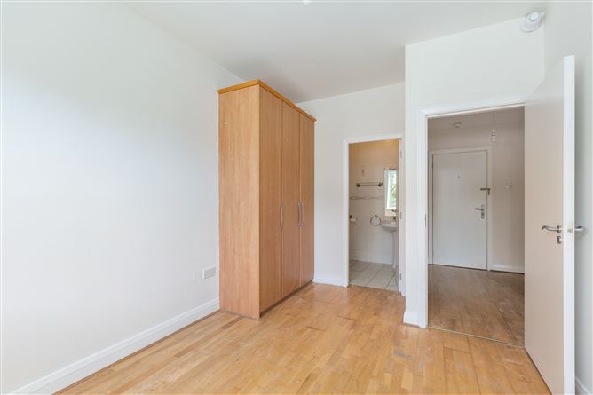 13 Linden Court, House 4, Grove Avenue, Blackrock, Dublin