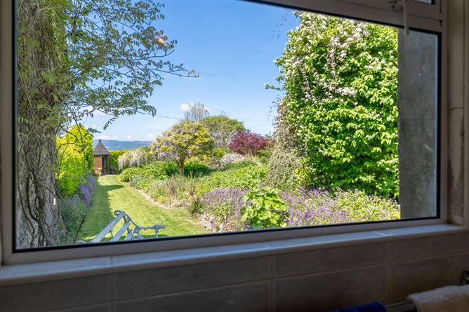 Slievenamon Cottage, Cahir, Tipperary