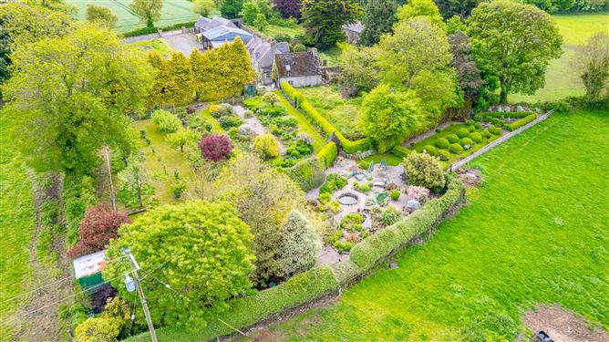 Slievenamon Cottage, Cahir, Tipperary