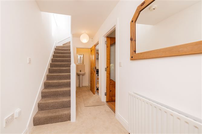https://photos-a.propertyimages.ie/media/8/5/5/4952558/baae7e77-2cc0-4136-871e-bd71f4a7344a_l.jpg