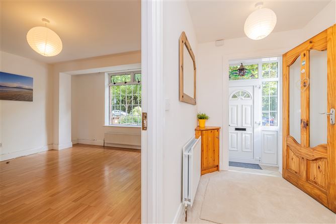 https://photos-a.propertyimages.ie/media/8/5/5/4952558/baae7e77-2cc0-4136-871e-bd71f4a7344a_l.jpg