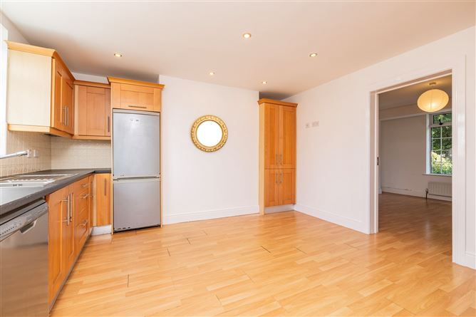 https://photos-a.propertyimages.ie/media/8/5/5/4952558/baae7e77-2cc0-4136-871e-bd71f4a7344a_l.jpg