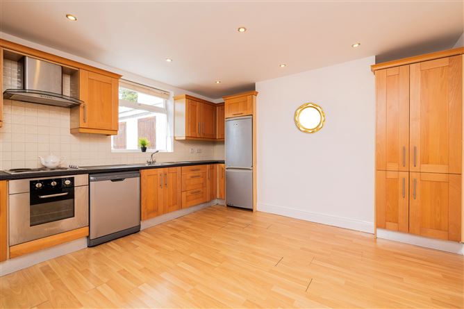 https://photos-a.propertyimages.ie/media/8/5/5/4952558/baae7e77-2cc0-4136-871e-bd71f4a7344a_l.jpg