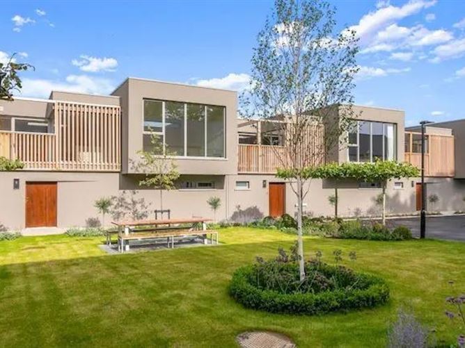 9 THE STABLES MOUNT MERRION BLACKROCK, Dublin South, Dublin
