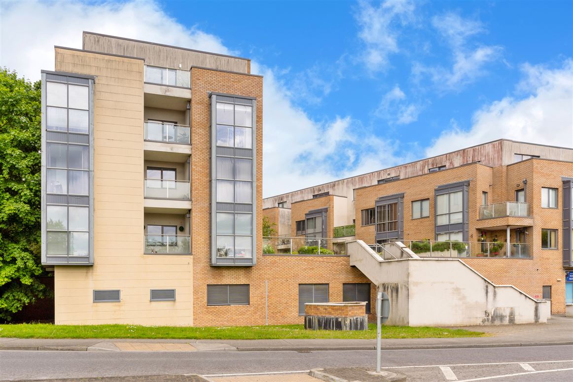 65 Ard Cluain, Main Street, Clonee