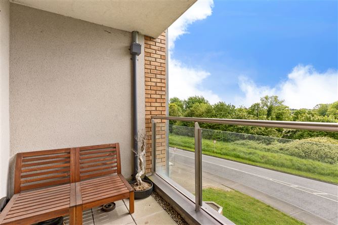 65 Ard Cluain, Main Street, Clonee