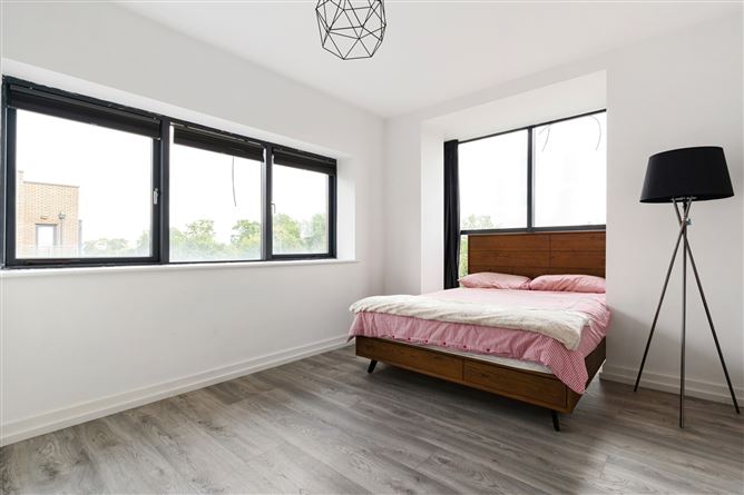 65 Ard Cluain, Main Street, Clonee