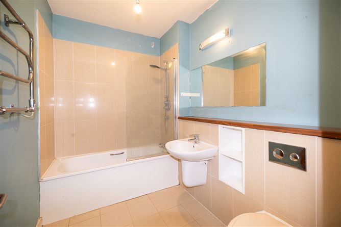 https://photos-a.propertyimages.ie/media/8/5/6/5008658/717a5eca-04b7-4272-ae15-1dc23f11cf3b_l.jpg