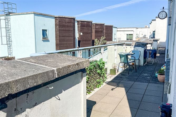 https://photos-a.propertyimages.ie/media/8/5/6/5008658/717a5eca-04b7-4272-ae15-1dc23f11cf3b_l.jpg