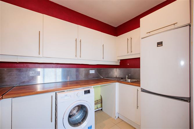 https://photos-a.propertyimages.ie/media/8/5/6/5008658/717a5eca-04b7-4272-ae15-1dc23f11cf3b_l.jpg