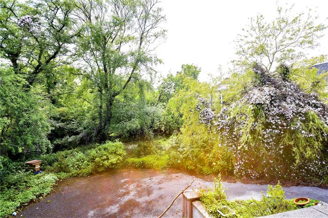 Taunus, 1A Dr Mannix Road, Salthill, Galway