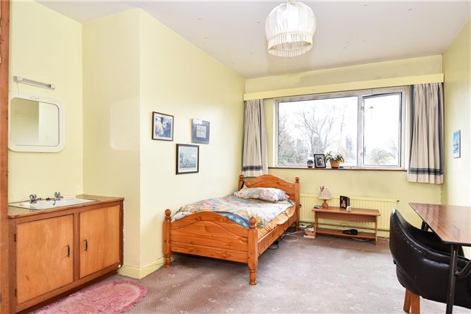 Taunus, 1A Dr Mannix Road, Salthill, Galway
