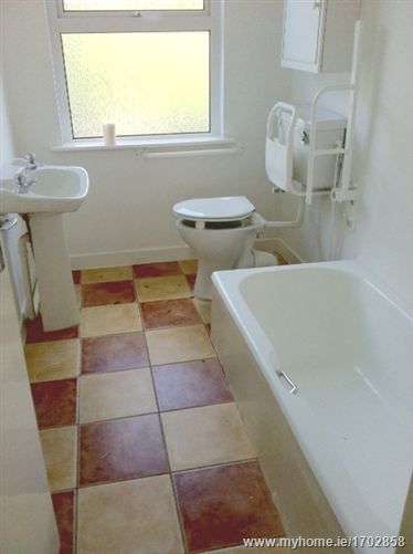 Roselawn Drive Knockroe, Castlerea, Co. Roscommon