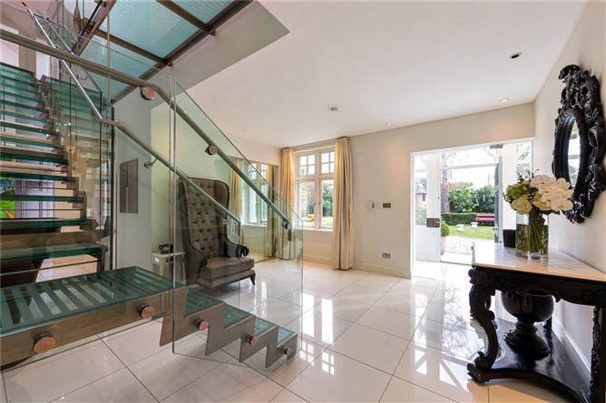 Baile an Mhota, Kerrymount Avenue, Foxrock, Dublin 18