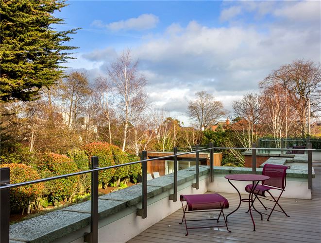 Baile an Mhota, Kerrymount Avenue, Foxrock, Dublin 18
