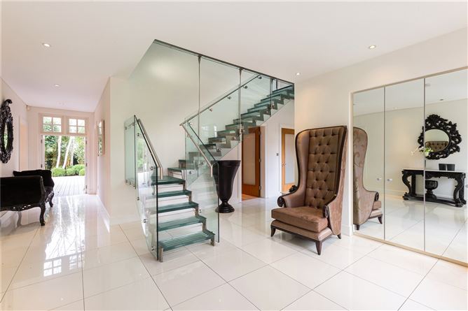 Baile an Mhota, Kerrymount Avenue, Foxrock, Dublin 18