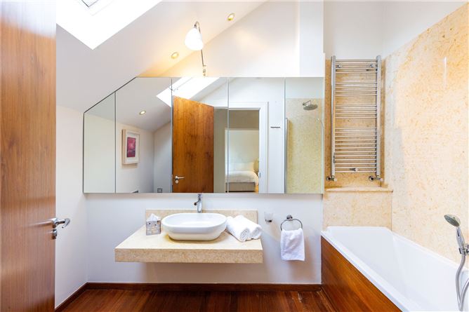 Baile an Mhota, Kerrymount Avenue, Foxrock, Dublin 18