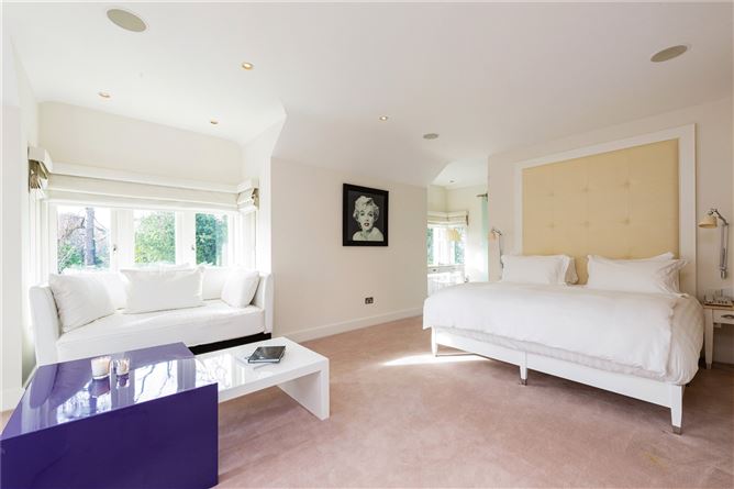 Baile an Mhota, Kerrymount Avenue, Foxrock, Dublin 18