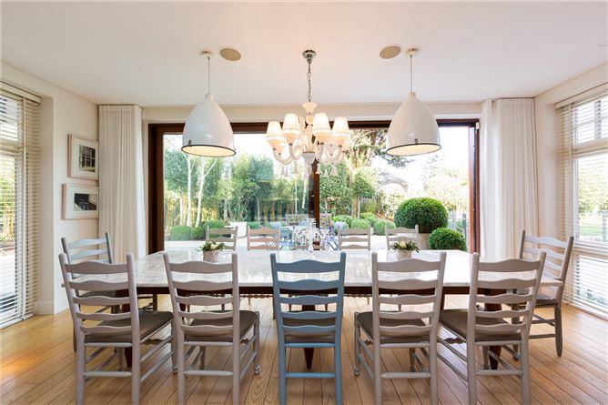 Baile an Mhota, Kerrymount Avenue, Foxrock, Dublin 18