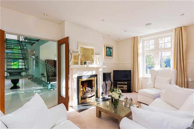 Baile an Mhota, Kerrymount Avenue, Foxrock, Dublin 18