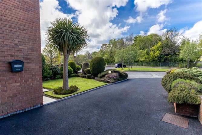 2 The Woodlands, Castleside Drive, Rathfarnham, Dublin 14