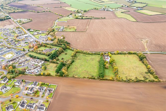 Kildangan Village, Kildangan, Kildare