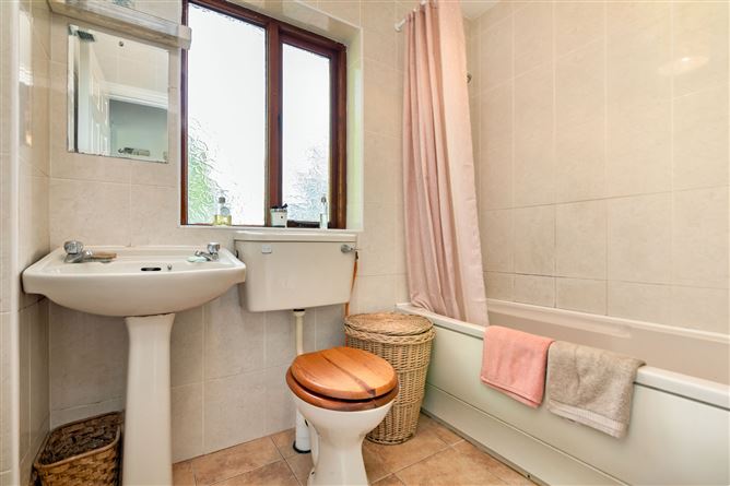 17 Larkhill Woods, Strandhill Road, Sligo