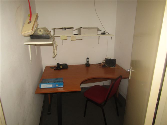 Ground Floor Fast Food TakeAway Unit, Setrights Cross, Cratloe, Clare