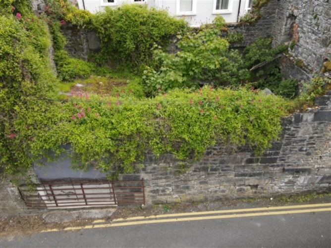 Slipper Street, Gort, County Galway