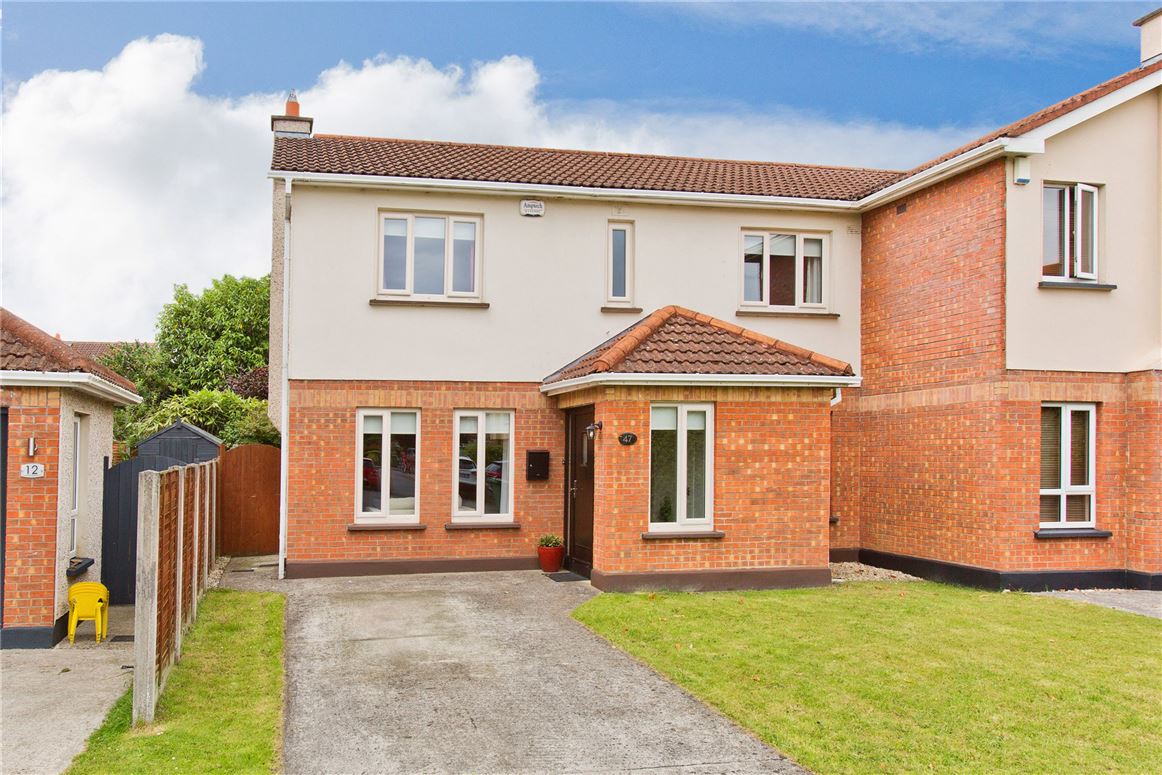 47 Castle Riada Grove, Lucan, Co. Dublin Sherry FitzGerald Lucan