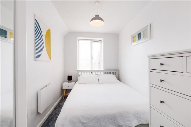 24 Crescent House, Marino Crescent, Clontarf, Dublin 3
