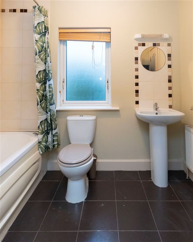 6 Cois Sruthain, Croom, Limerick 6 Cois Sruthain, Croom, Limerick