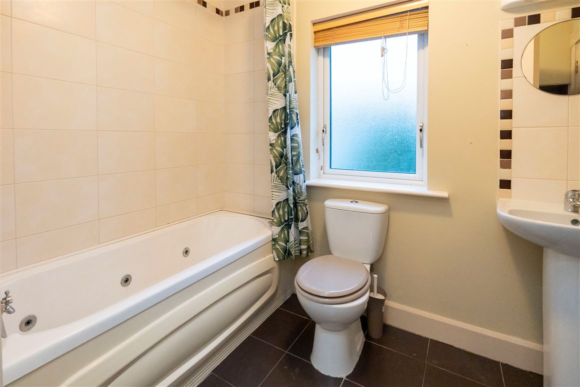 6 Cois Sruthain, Croom, Limerick 6 Cois Sruthain, Croom, Limerick