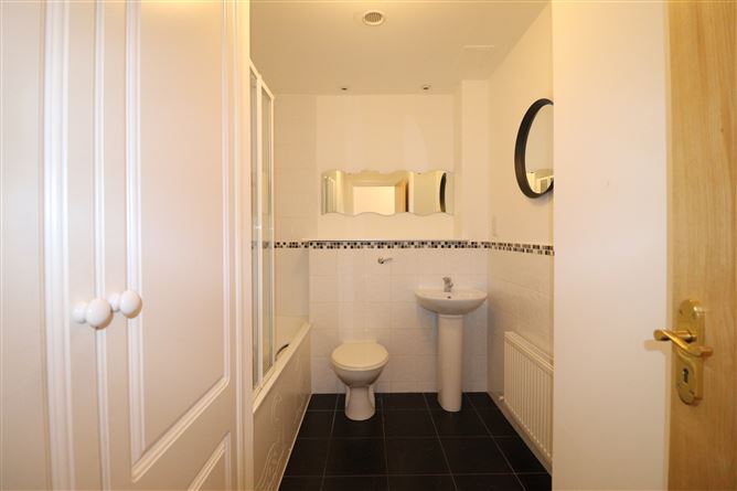 Apt 11D Harbour Village, Killaloe, Clare