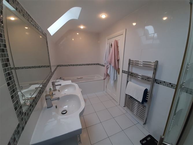 8 Kilbride Close, Kilbride Gardens, Clara, Co. Offaly