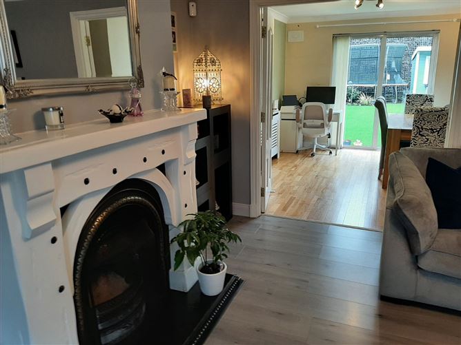 8 Kilbride Close, Kilbride Gardens, Clara, Co. Offaly